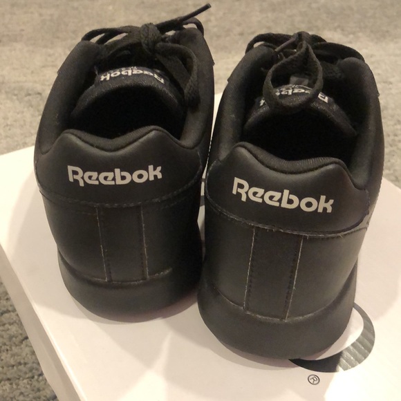 All black Reebok classic - Picture 2 of 5